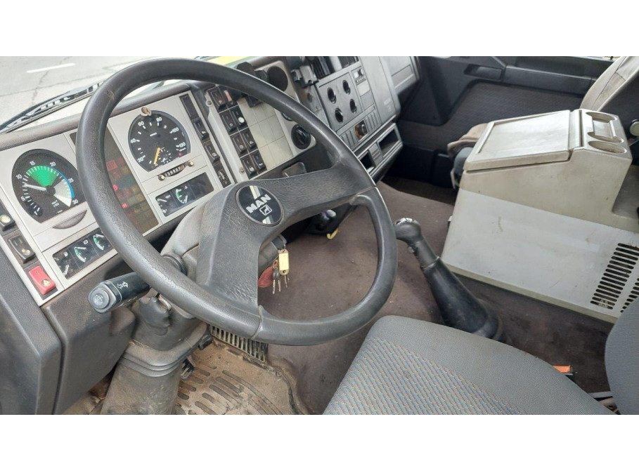 MAN 19.403 MANUAL GEARBOX